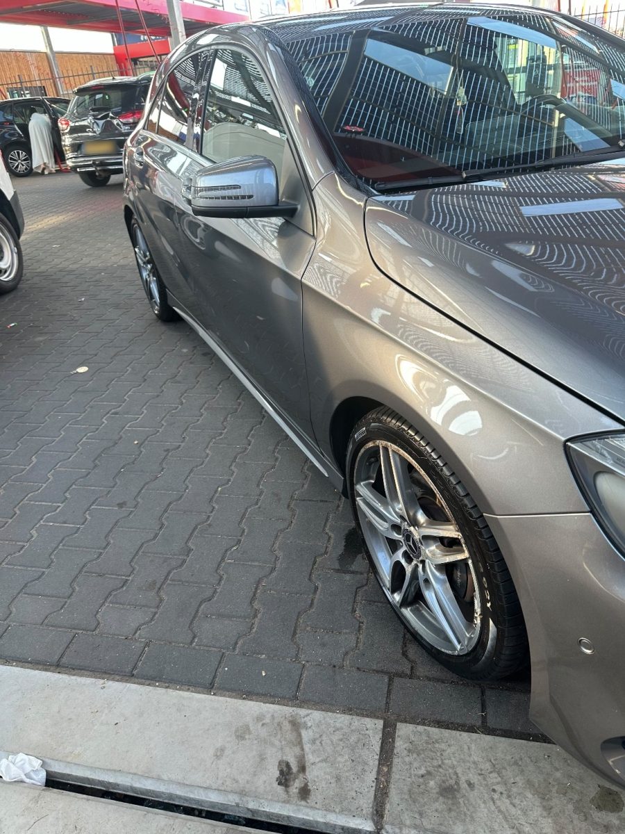 Beschermde laklaag met diepe glans